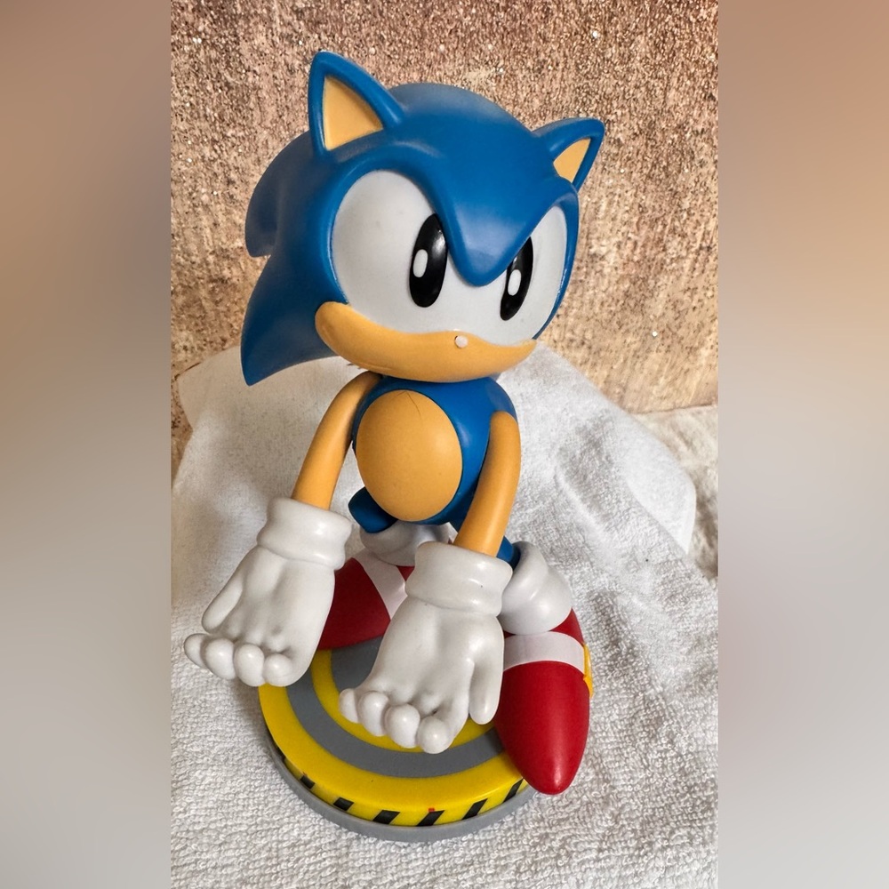 Cable Guy Controller and Phone Holder Classic Sega Sonic